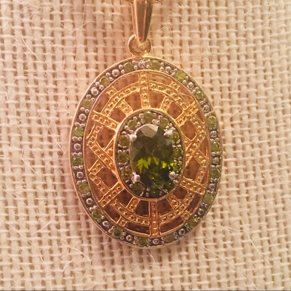 New Gold Necklace With Natural Chrysoprase Gem